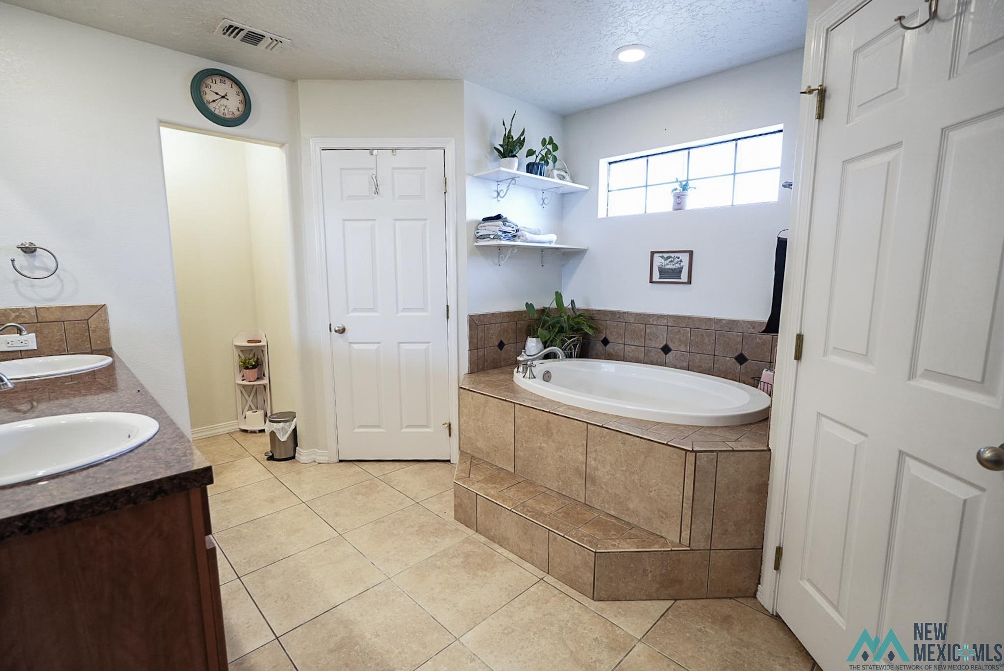 1362 Oakwood Circle