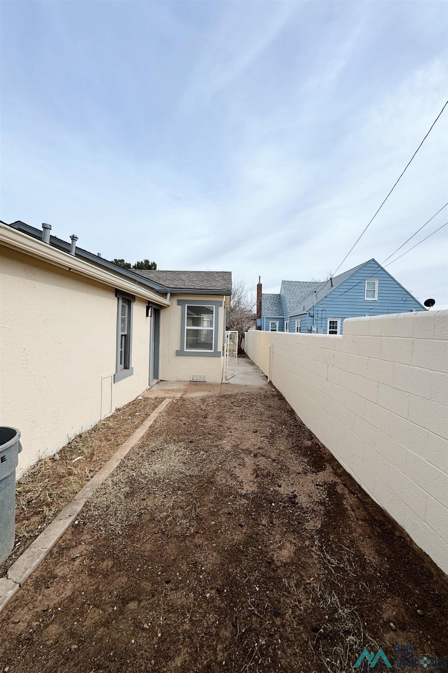 325 E 16th Street
