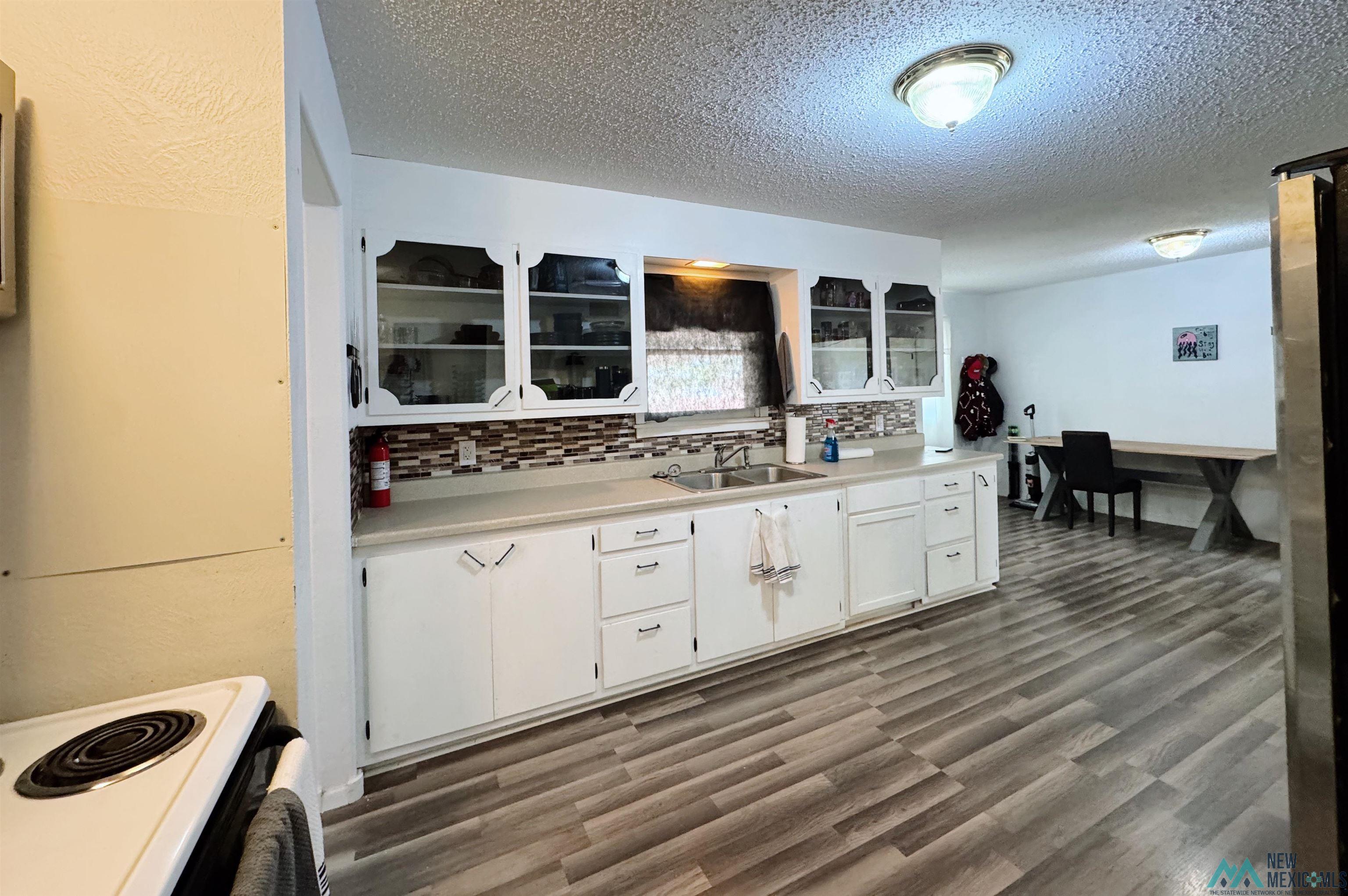 100 W Yucca Avenue