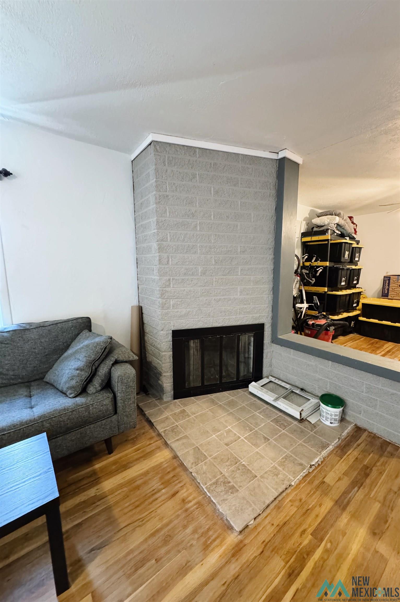 100 W Yucca Avenue