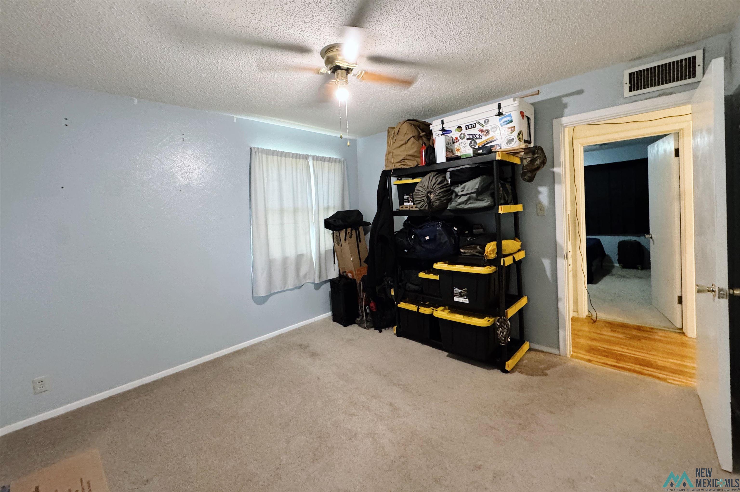 100 W Yucca Avenue