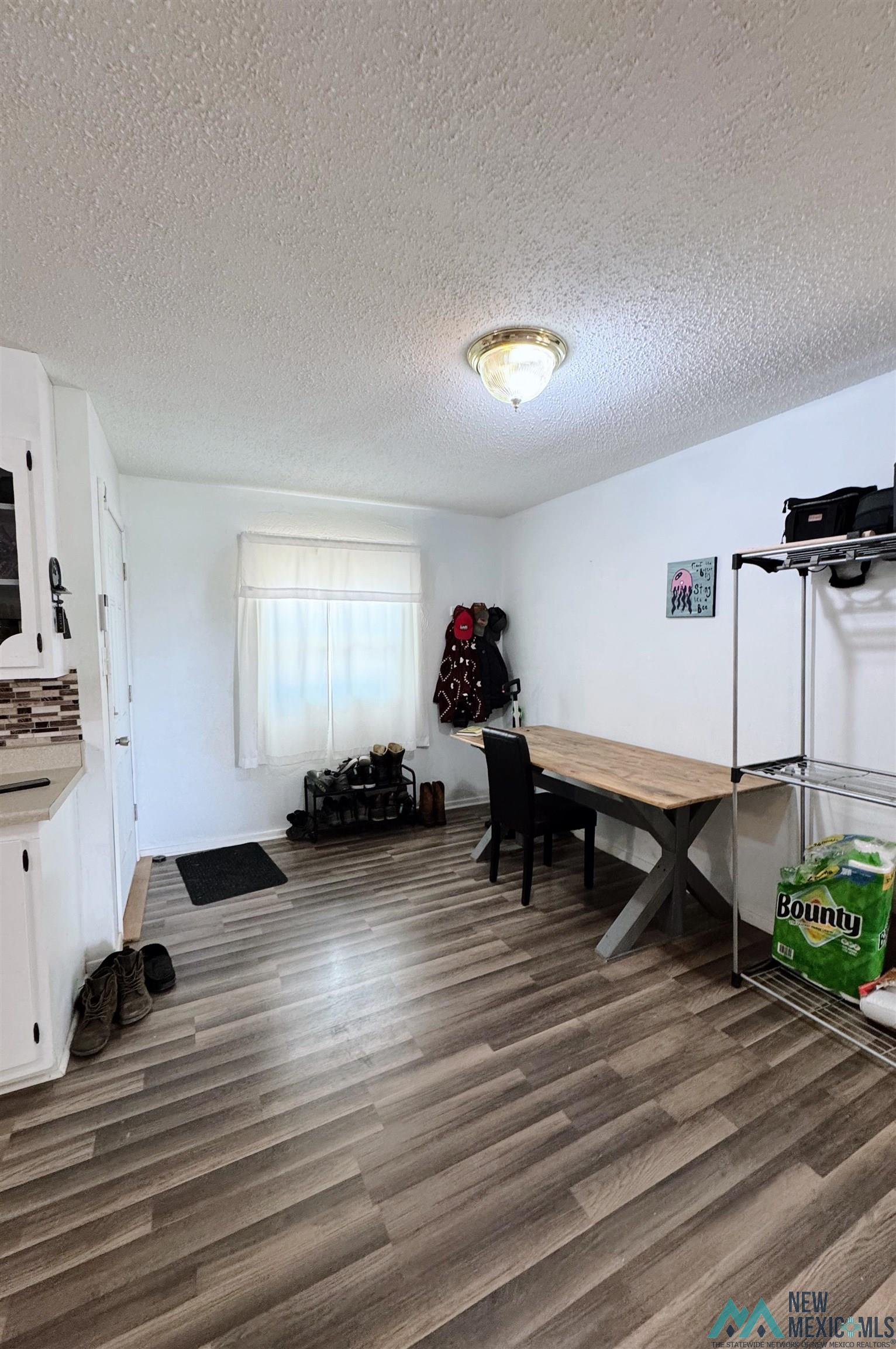 100 W Yucca Avenue