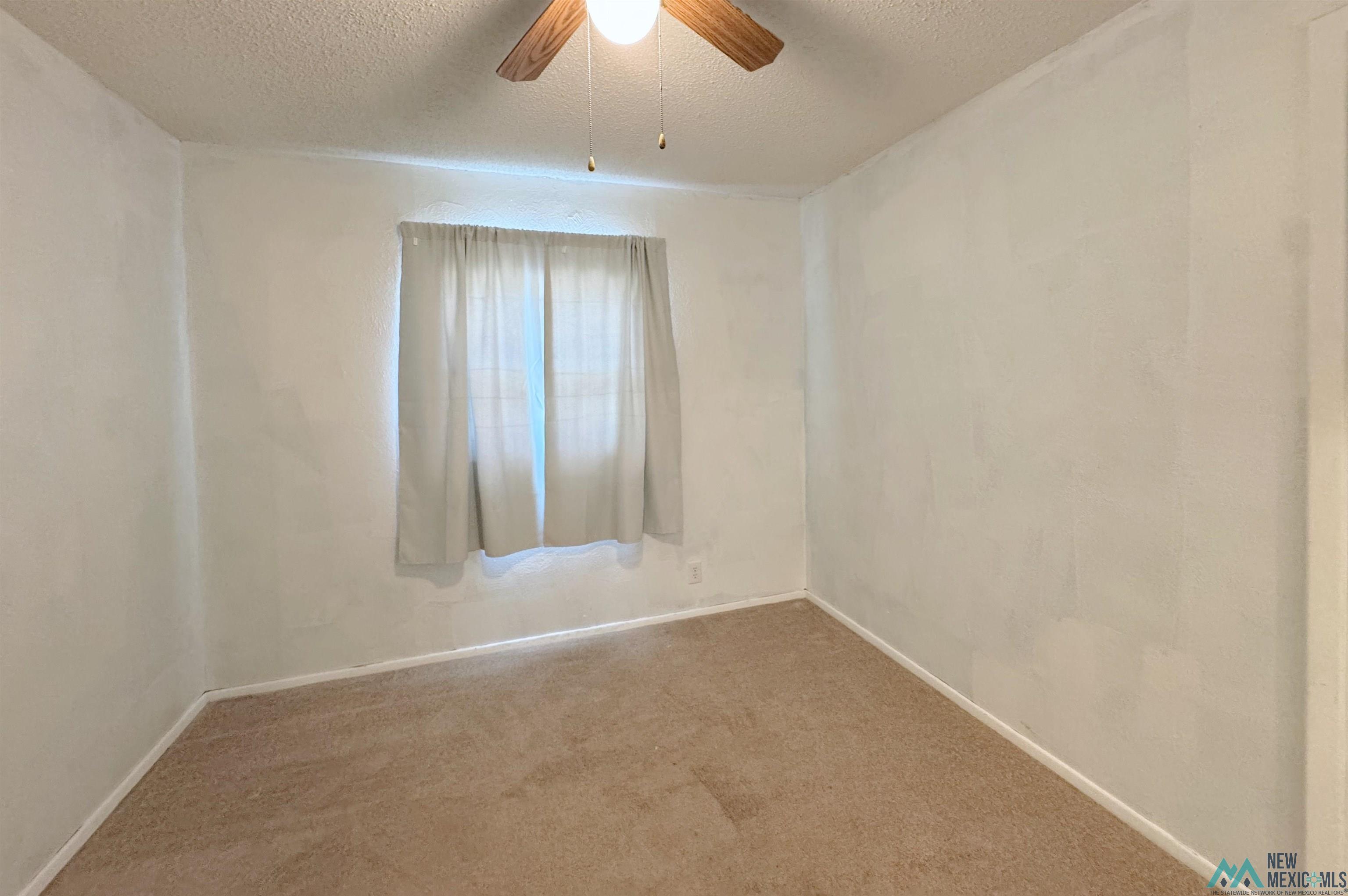 100 W Yucca Avenue