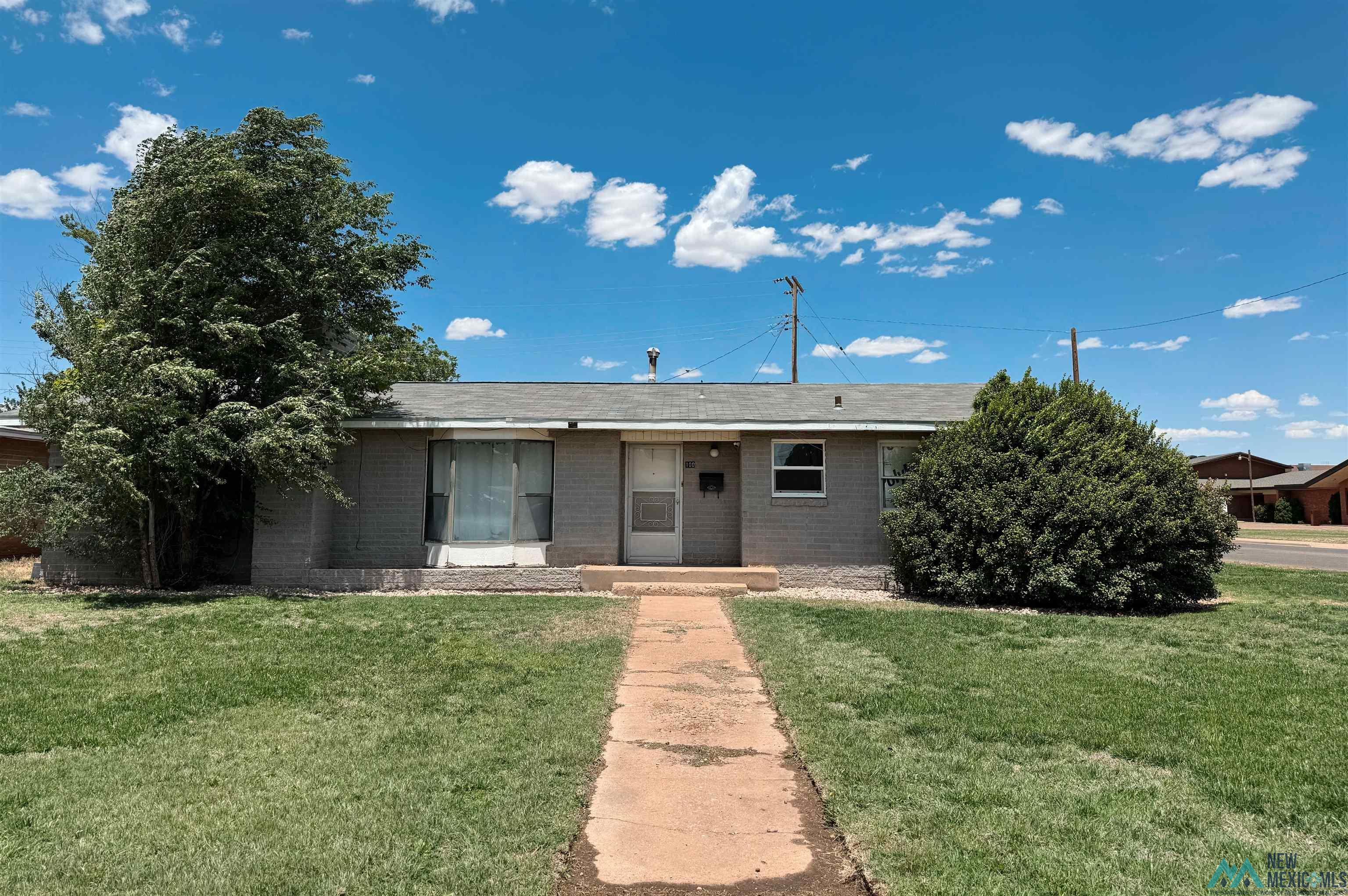 100 W Yucca Avenue