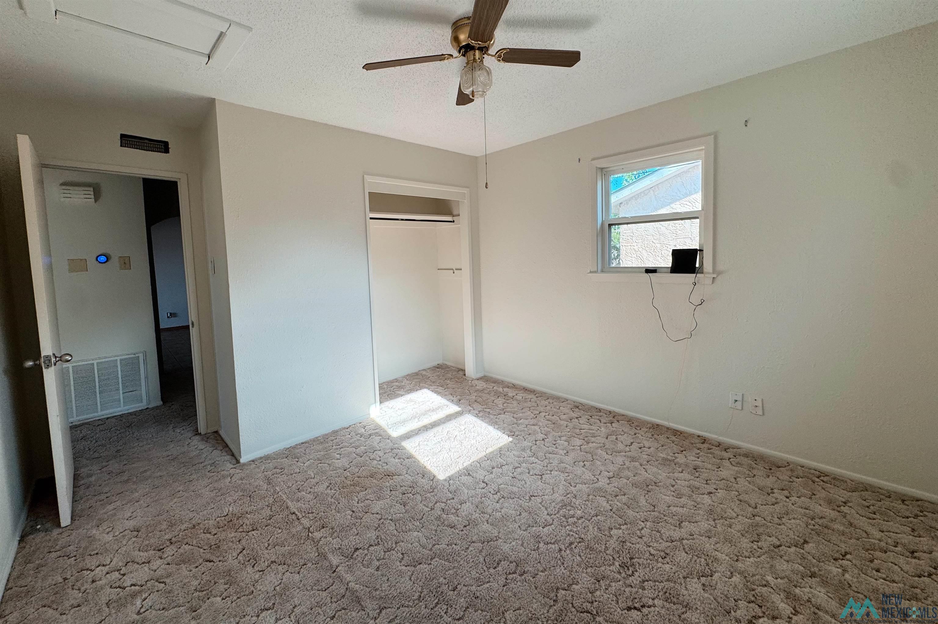 209 E Plaza