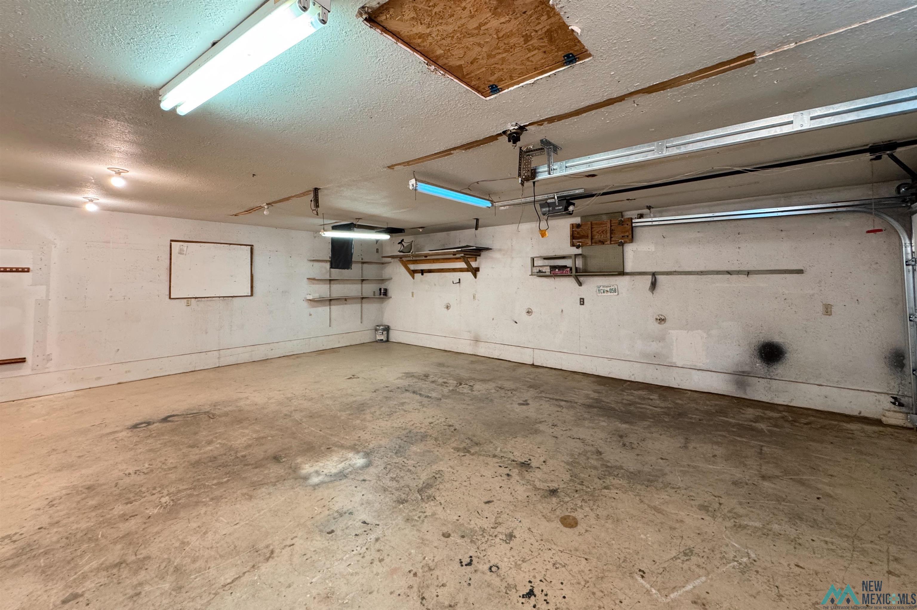 209 E Plaza