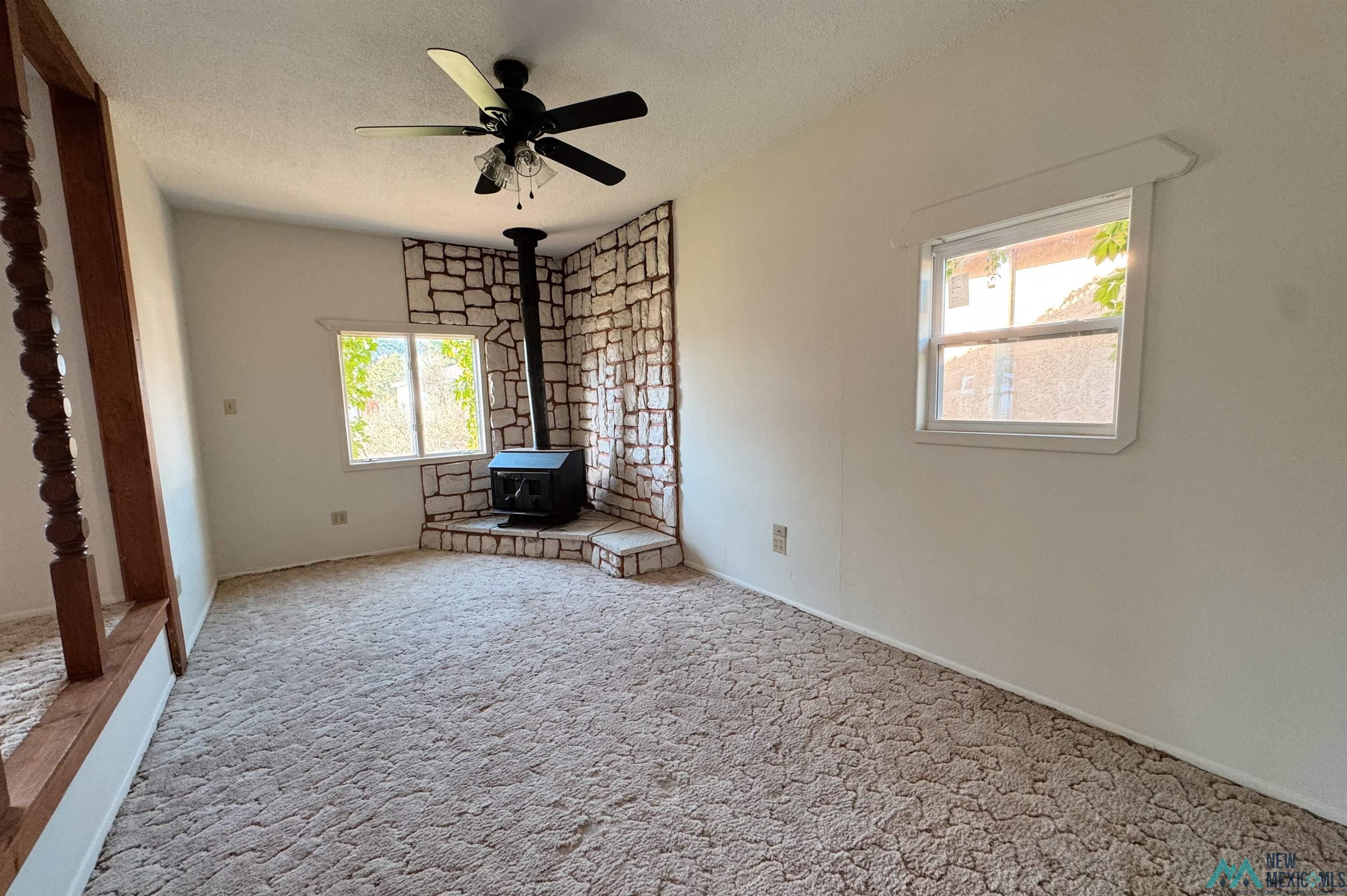 209 E Plaza