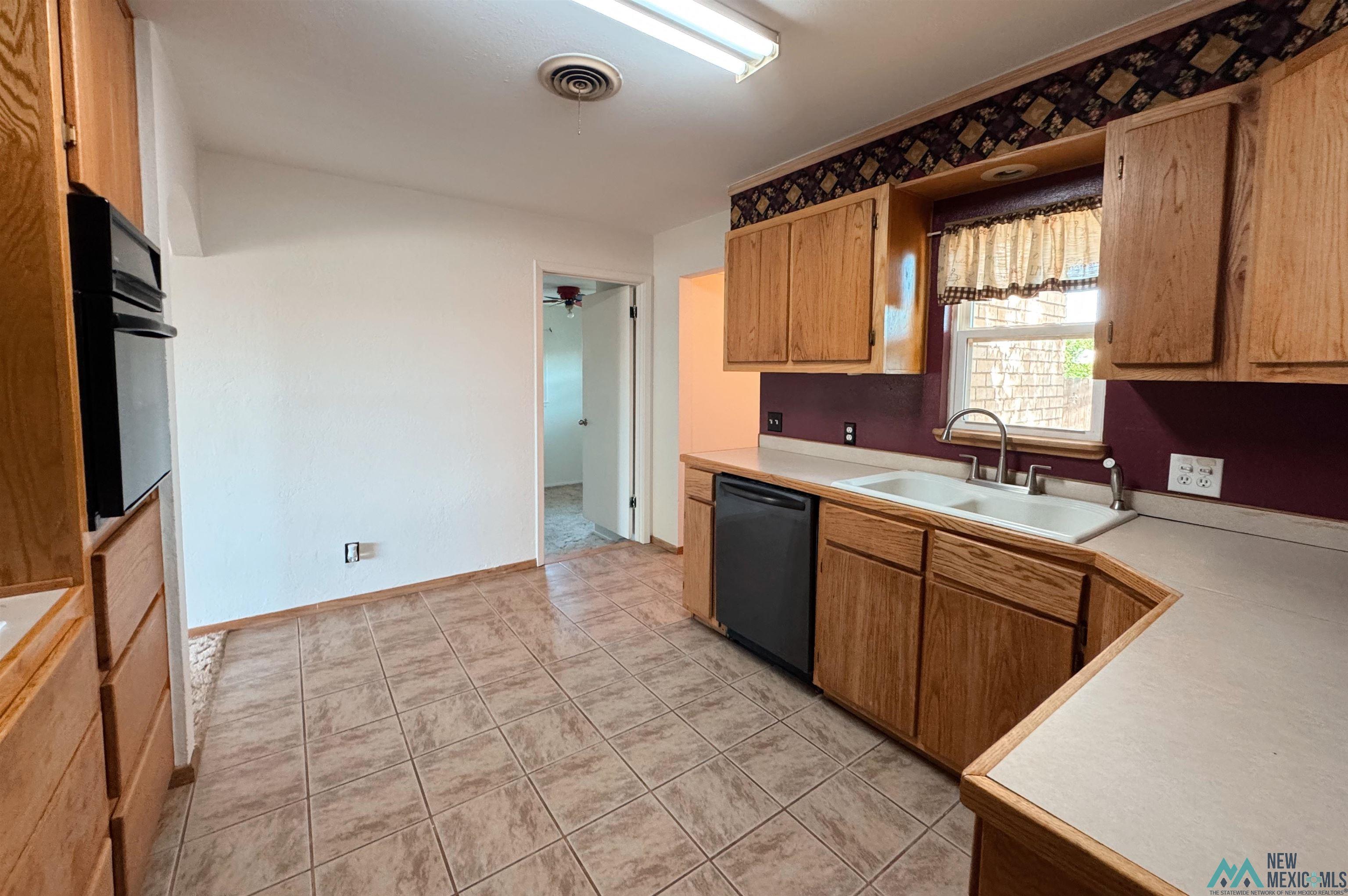 209 E Plaza
