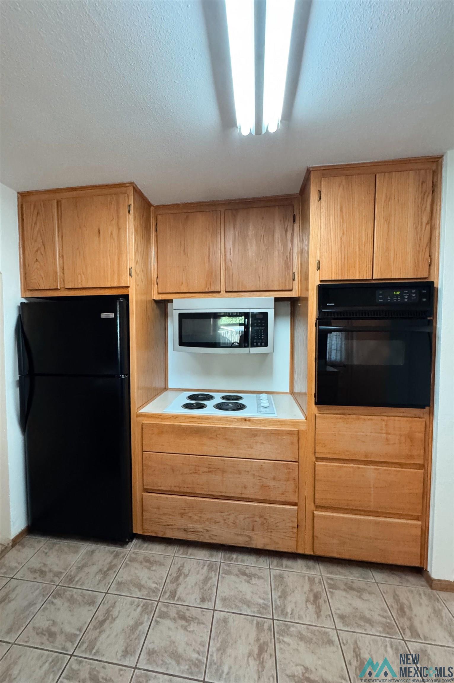 209 E Plaza