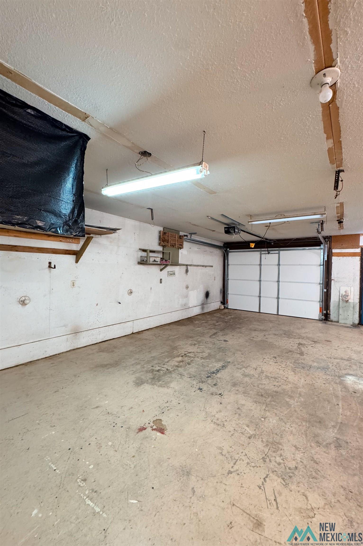 209 E Plaza