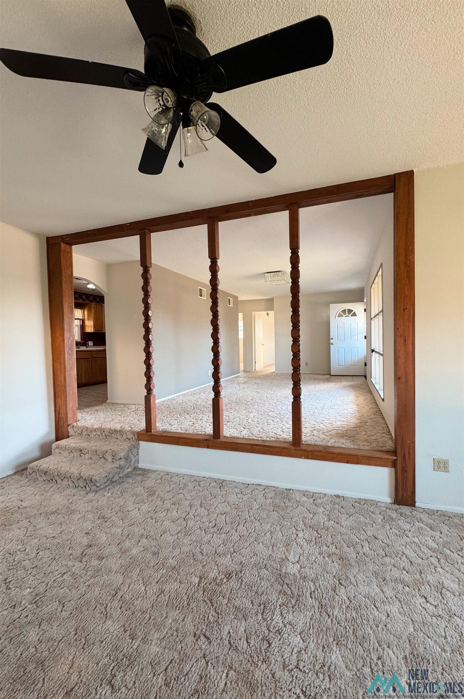 209 E Plaza