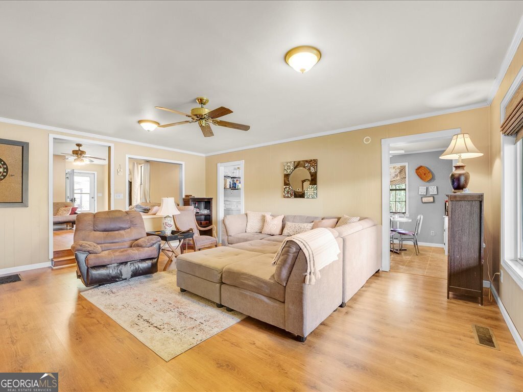 186 Merry Drive NW