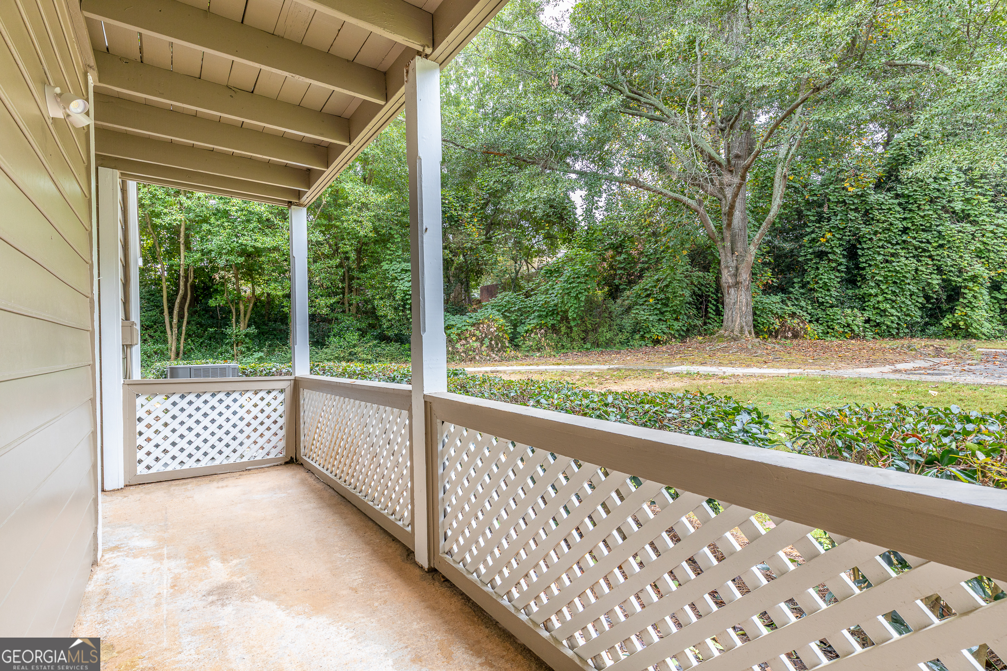 6446 Oakleaf Way
