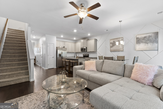 3461 Lakeview Creek # 218