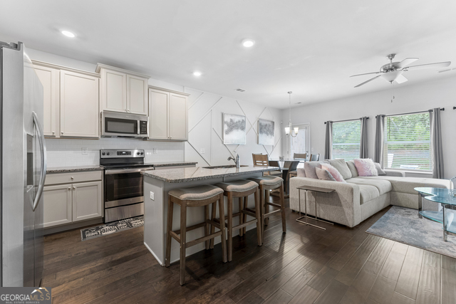 3461 Lakeview Creek # 218