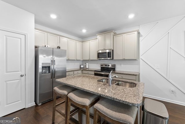 3461 Lakeview Creek # 218