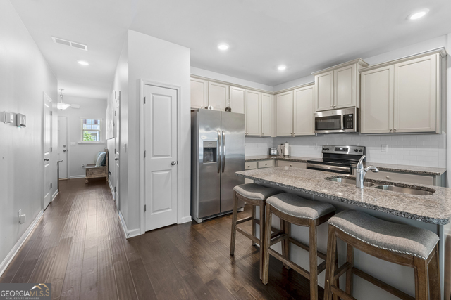 3461 Lakeview Creek # 218