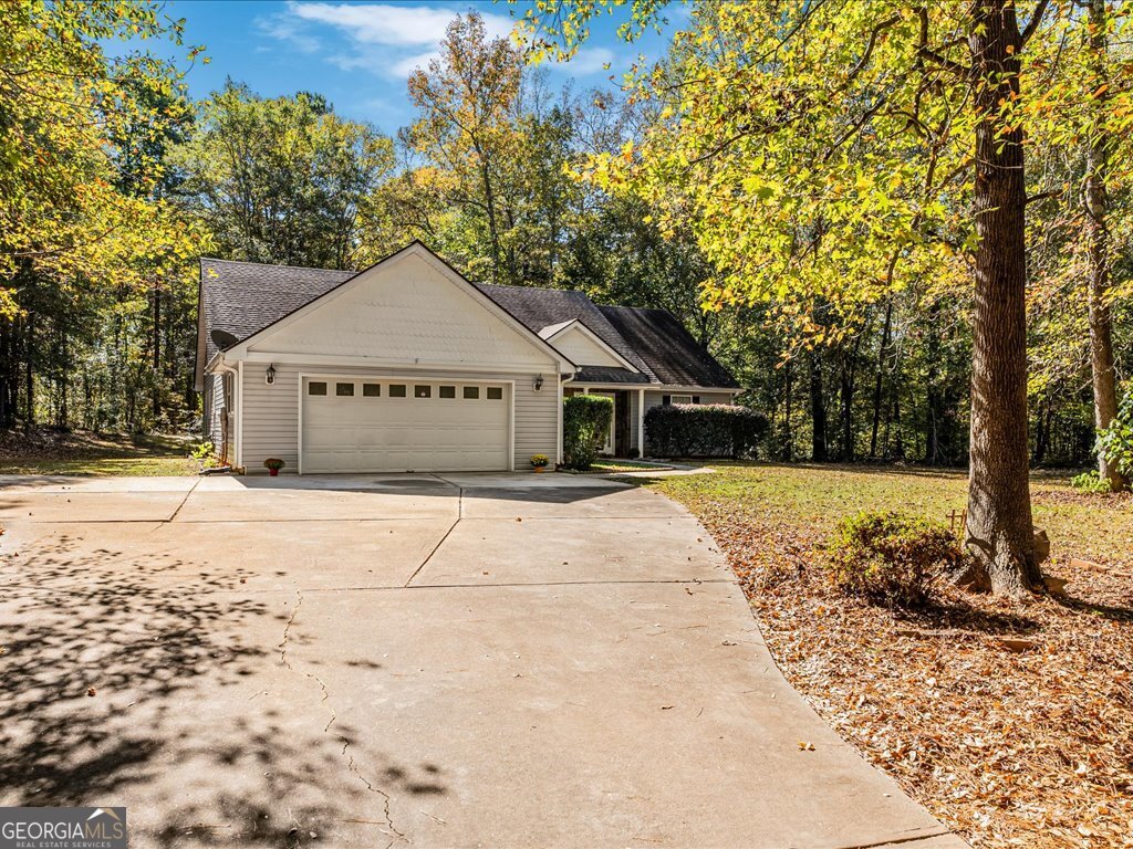205 Pebble Creek Drive, Covington