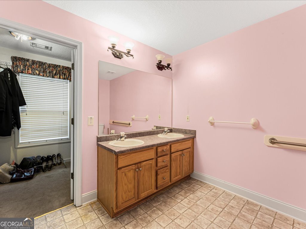 205 Pebble Creek Drive, Covington