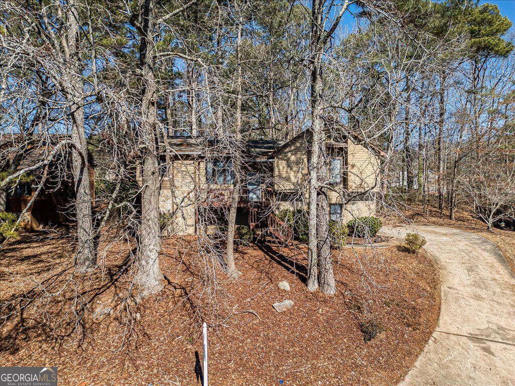 6851 Creekwood Drive