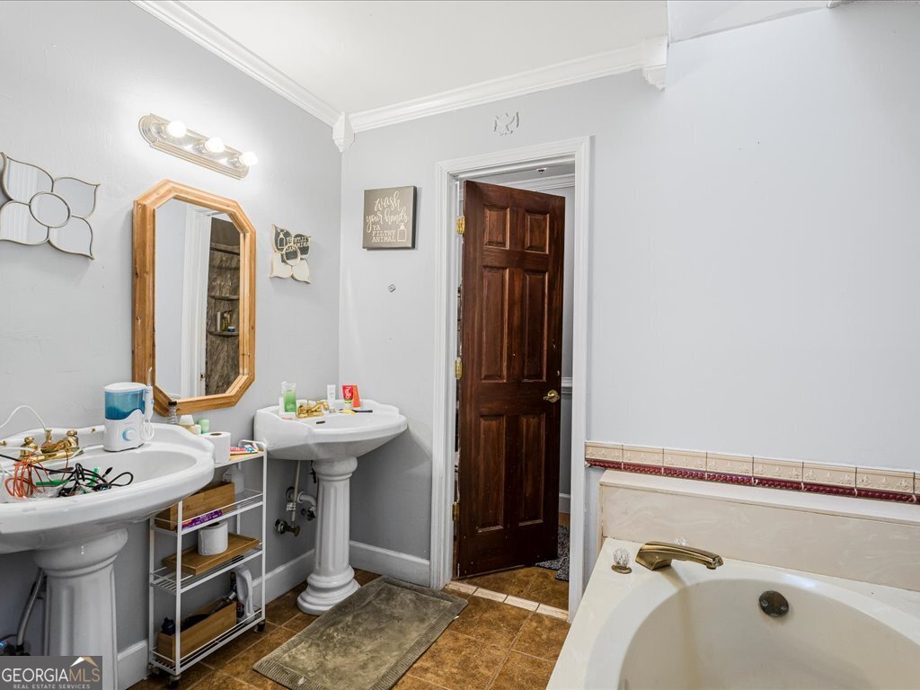 6851 Creekwood Drive