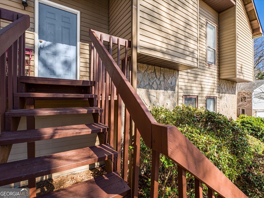 6851 Creekwood Drive