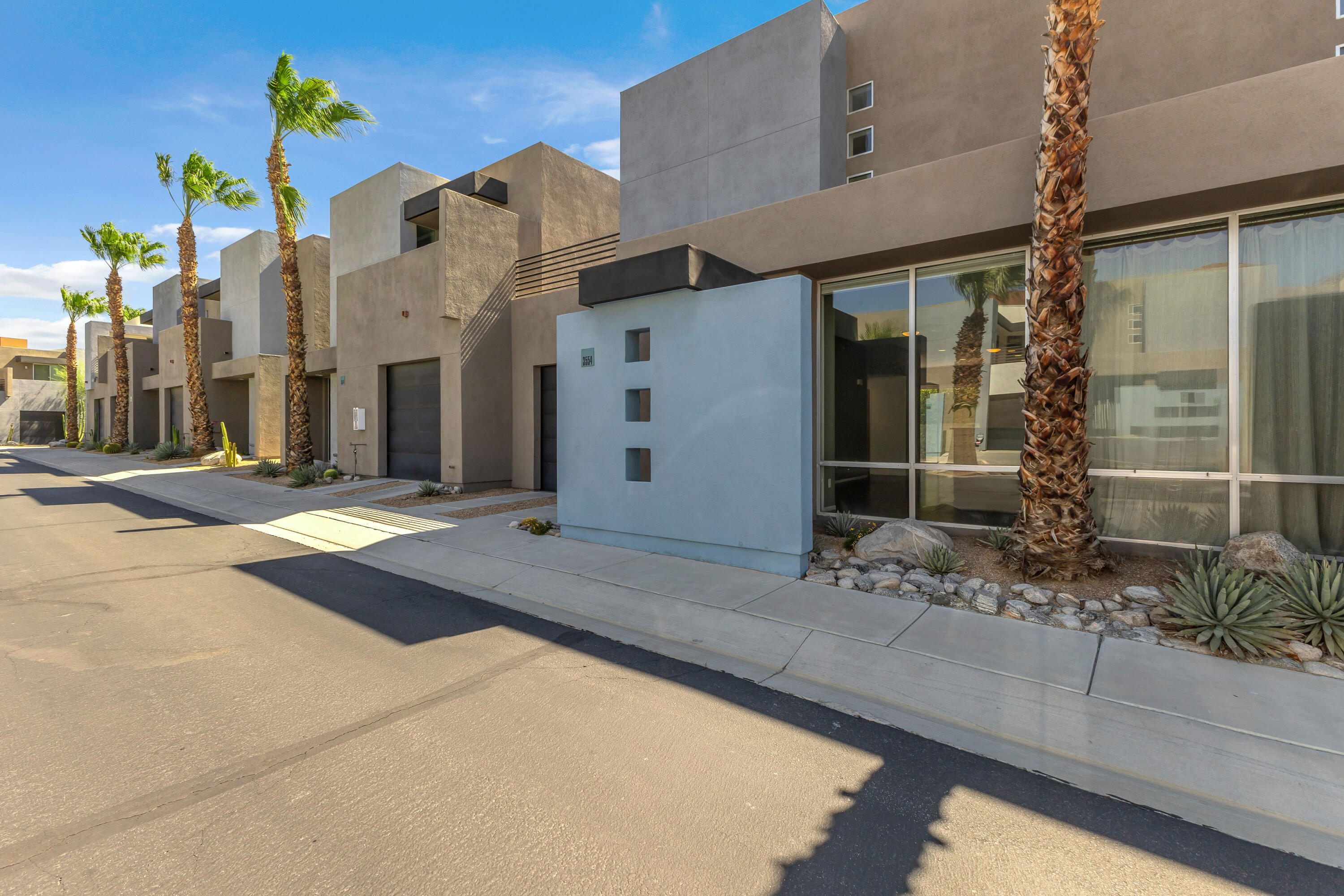 3554 Penny LN