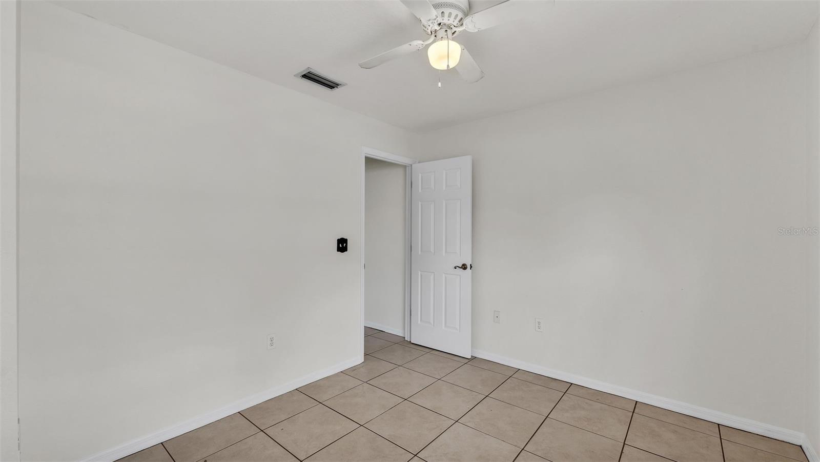 1055 SUNSET AVE