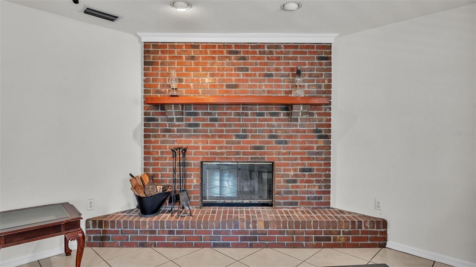 1055 SUNSET AVE