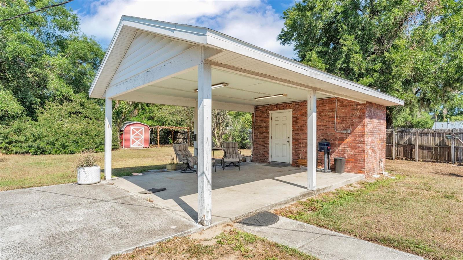1055 SUNSET AVE