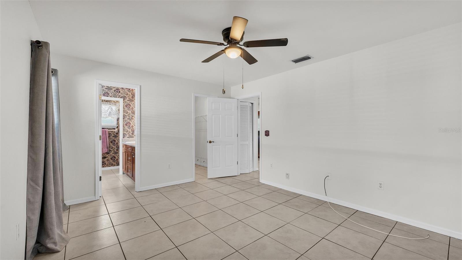 1055 SUNSET AVE