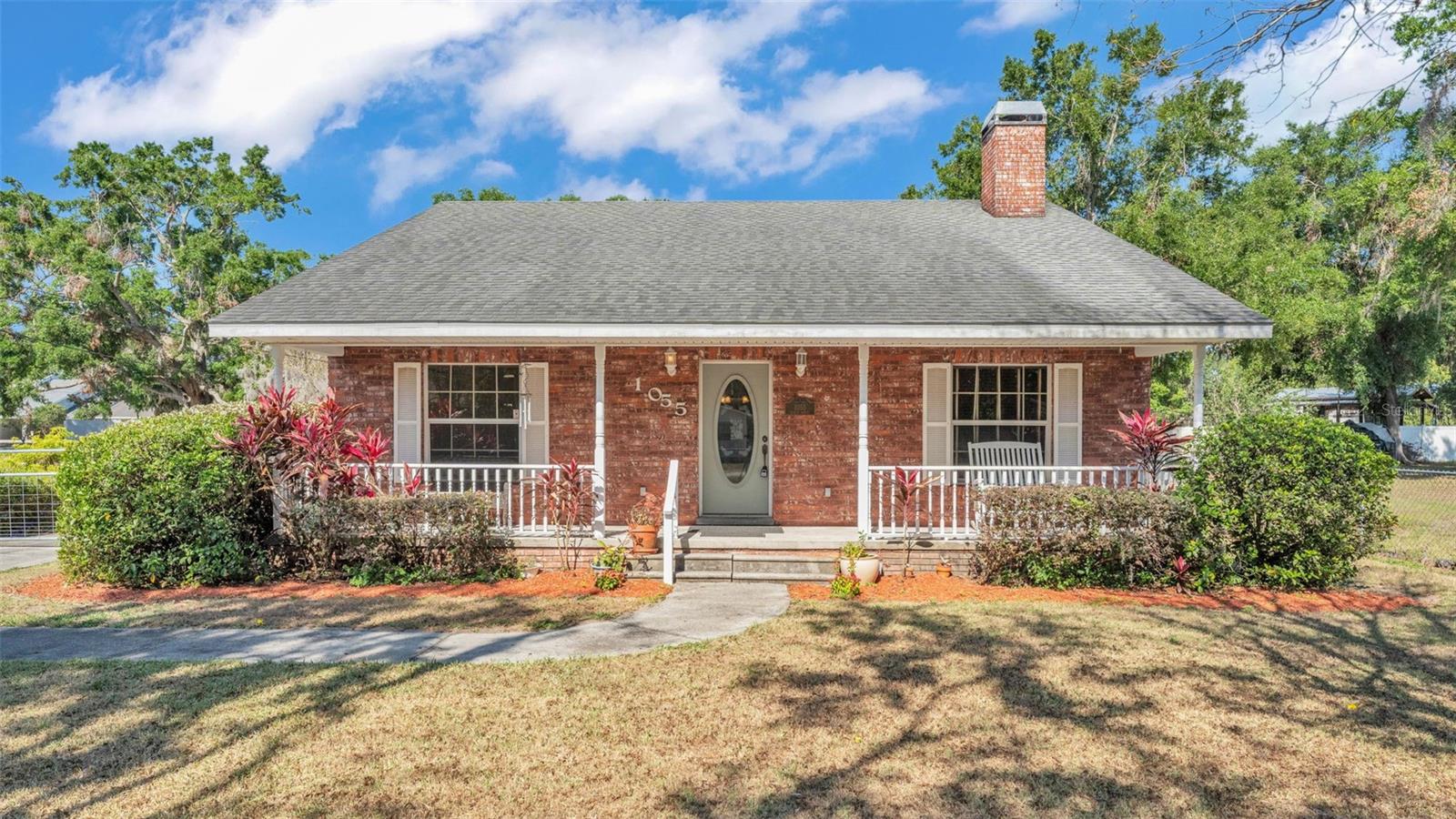 1055 SUNSET AVE