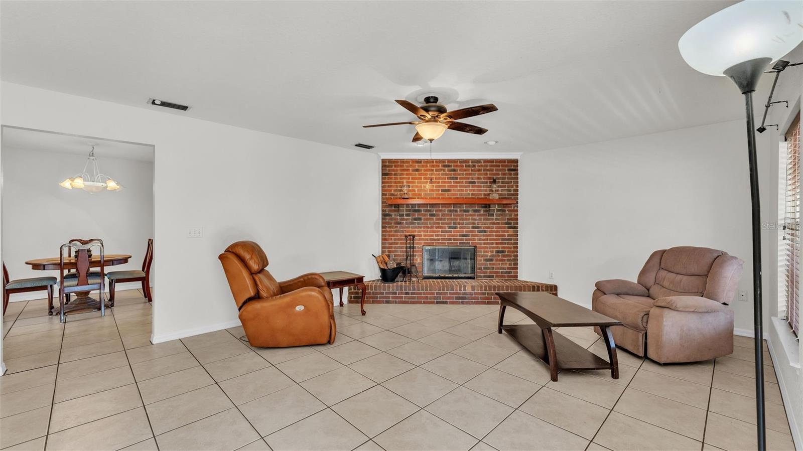 1055 SUNSET AVE
