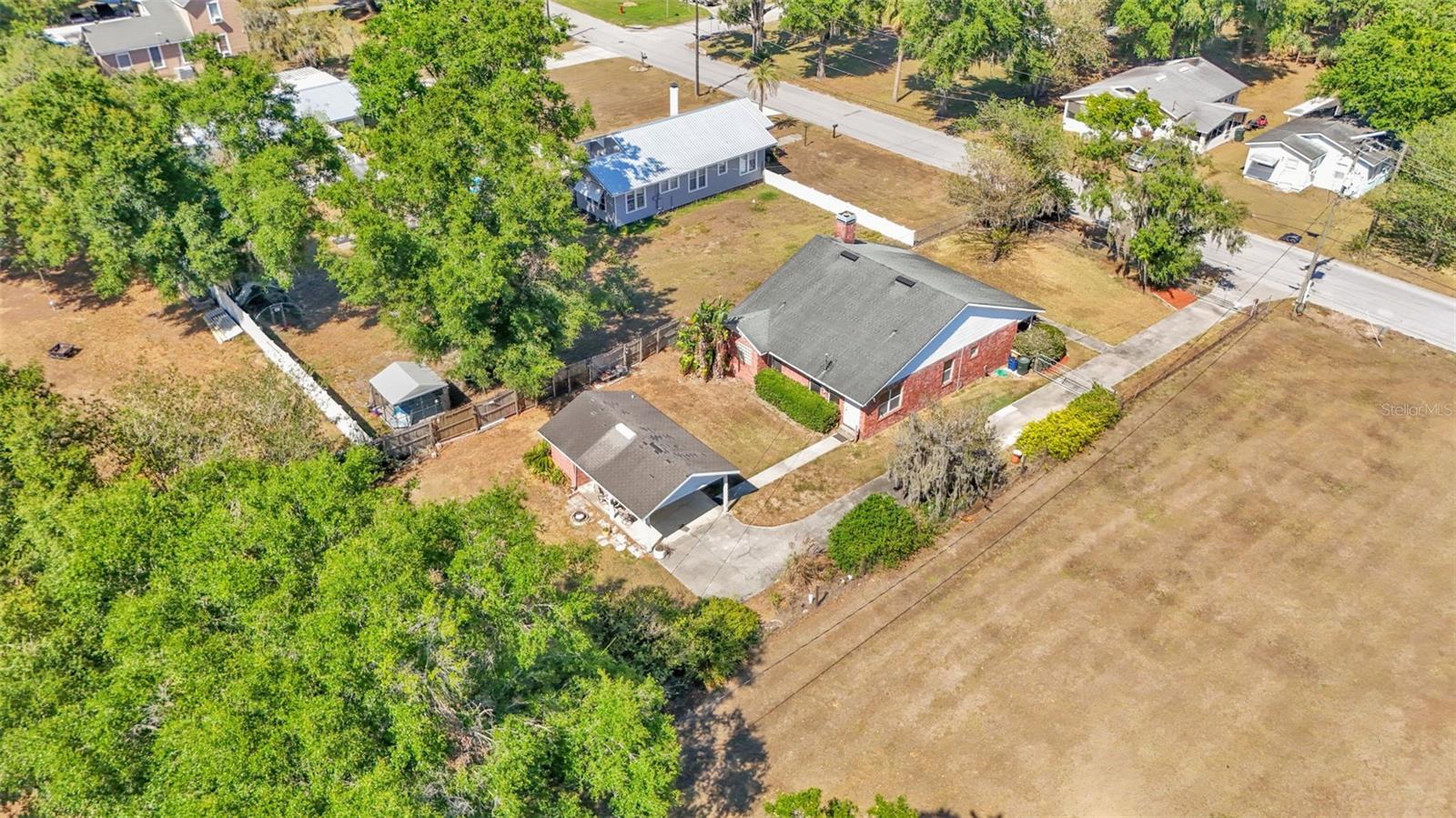 1055 SUNSET AVE