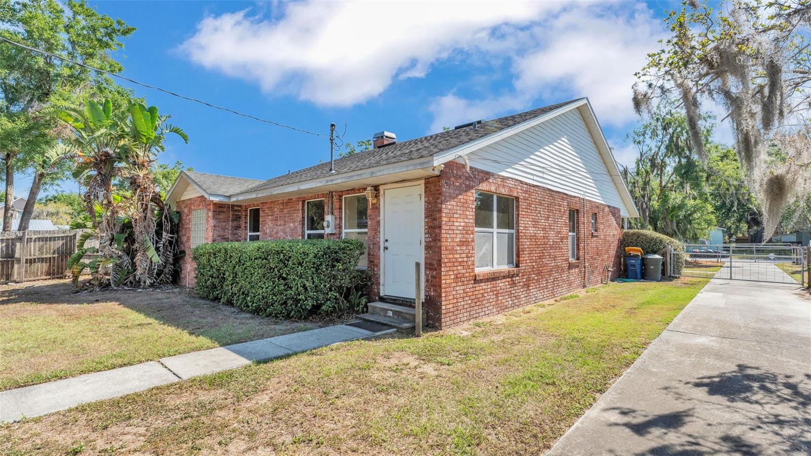 1055 SUNSET AVE