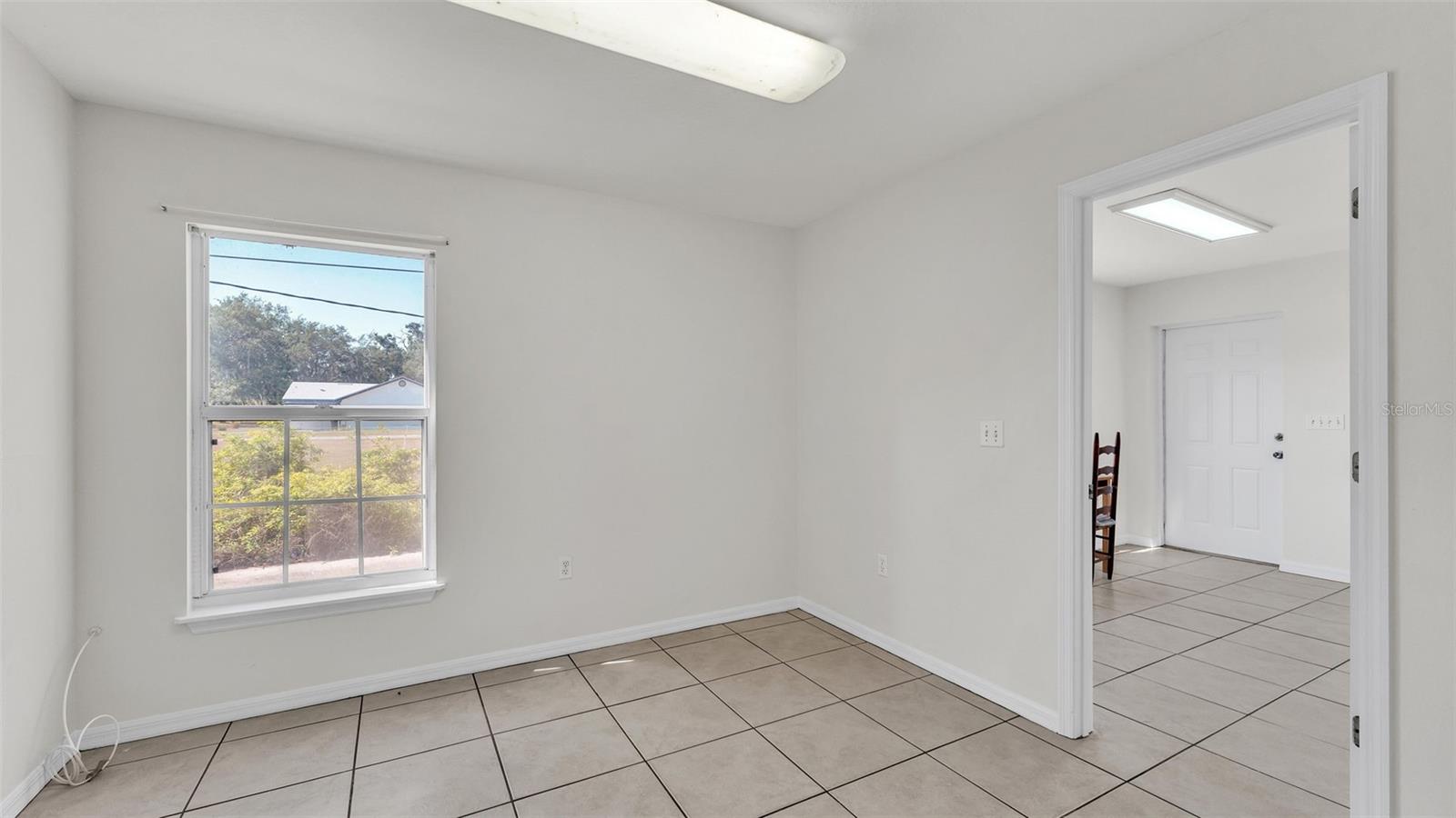 1055 SUNSET AVE