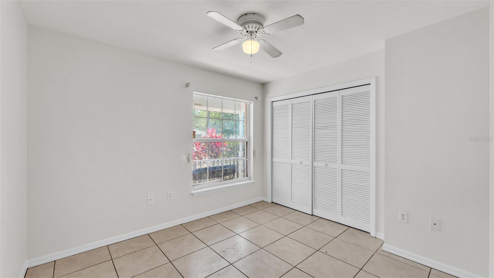 1055 SUNSET AVE