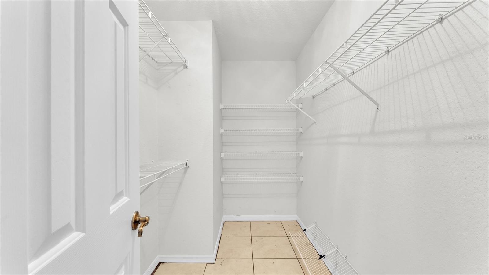 1055 SUNSET AVE