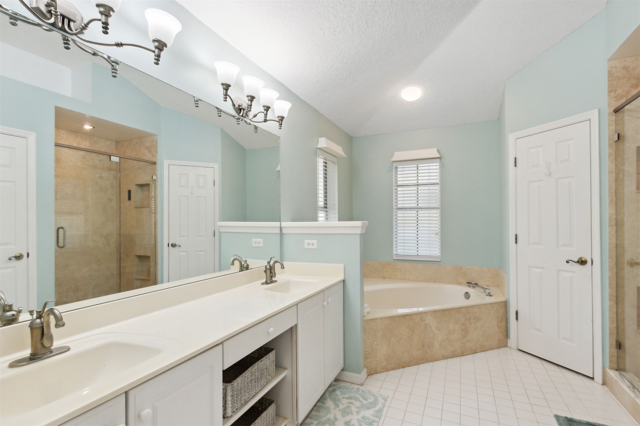 2887 BREAKERS COURT