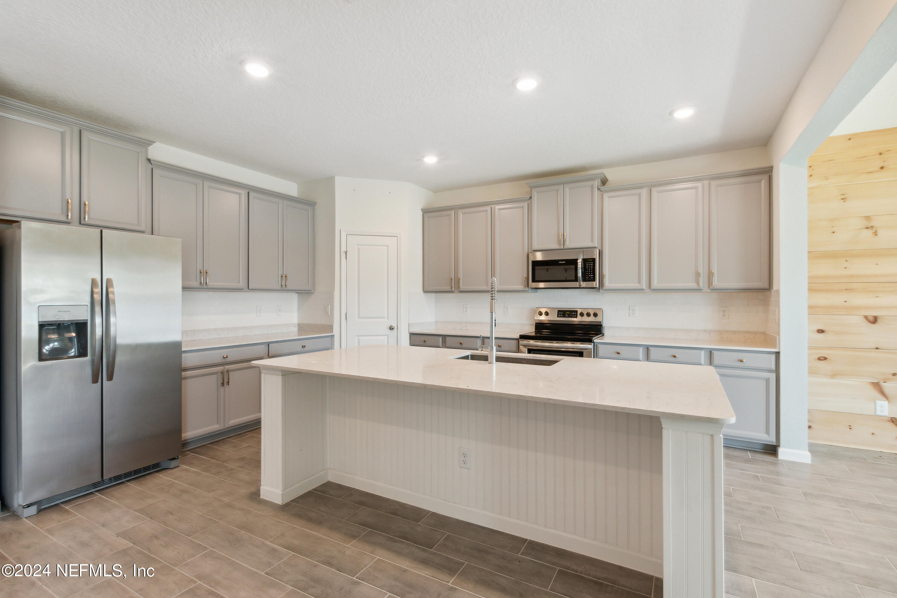 84890 FALL RIVER Parkway