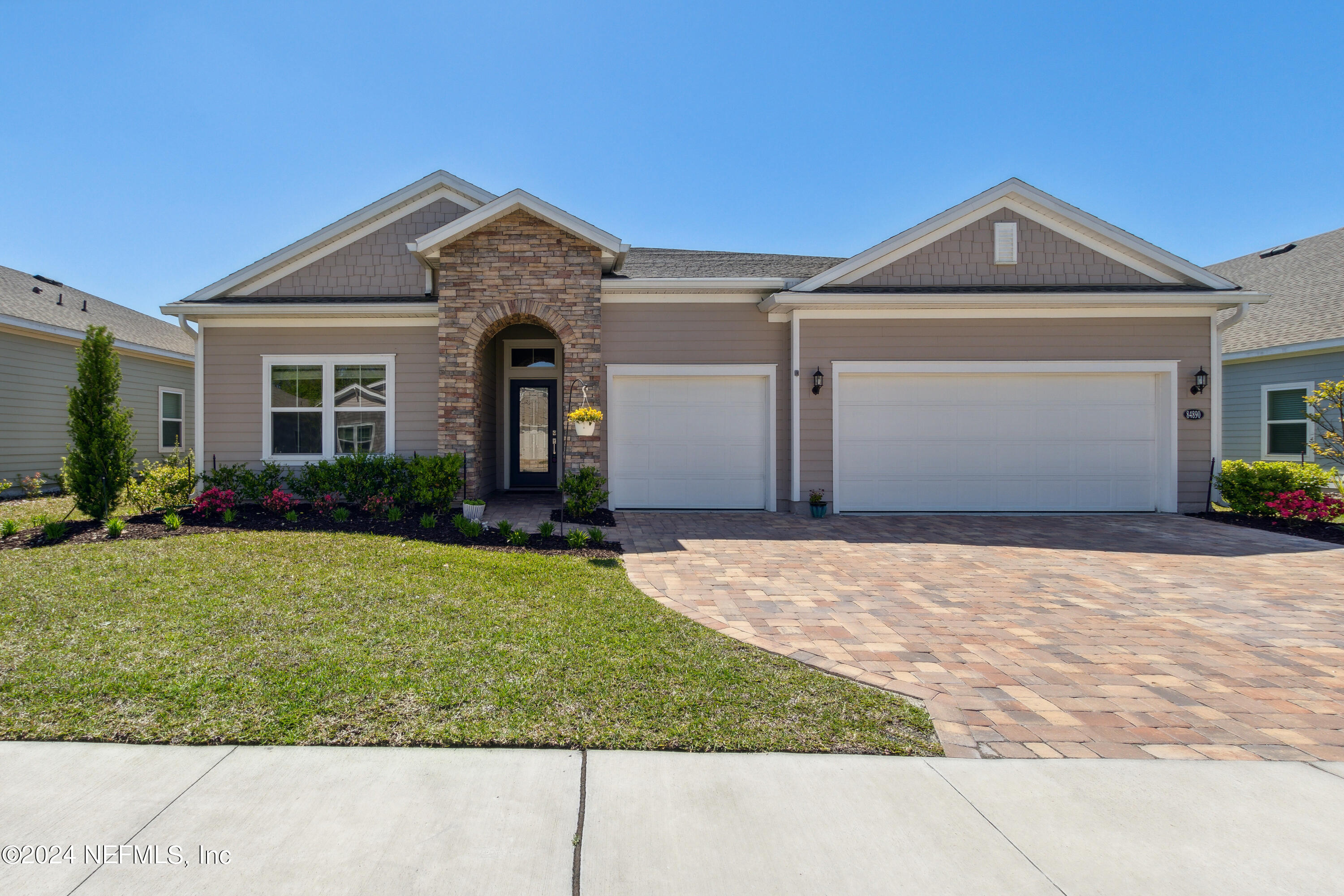 84890 FALL RIVER Parkway
