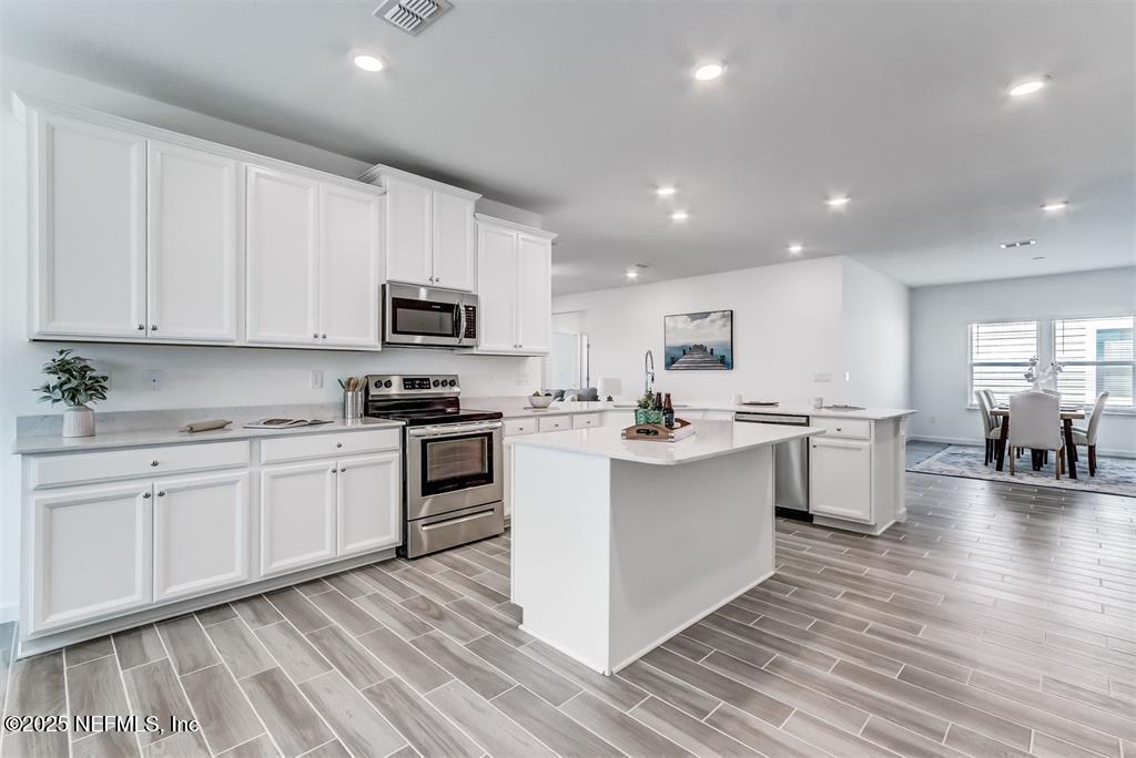 85328 STONEHURST Parkway
