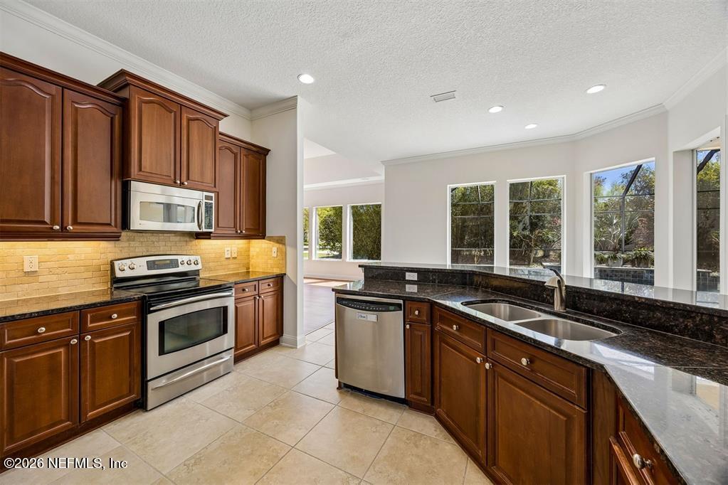 85098 MAJESTIC WALK Circle