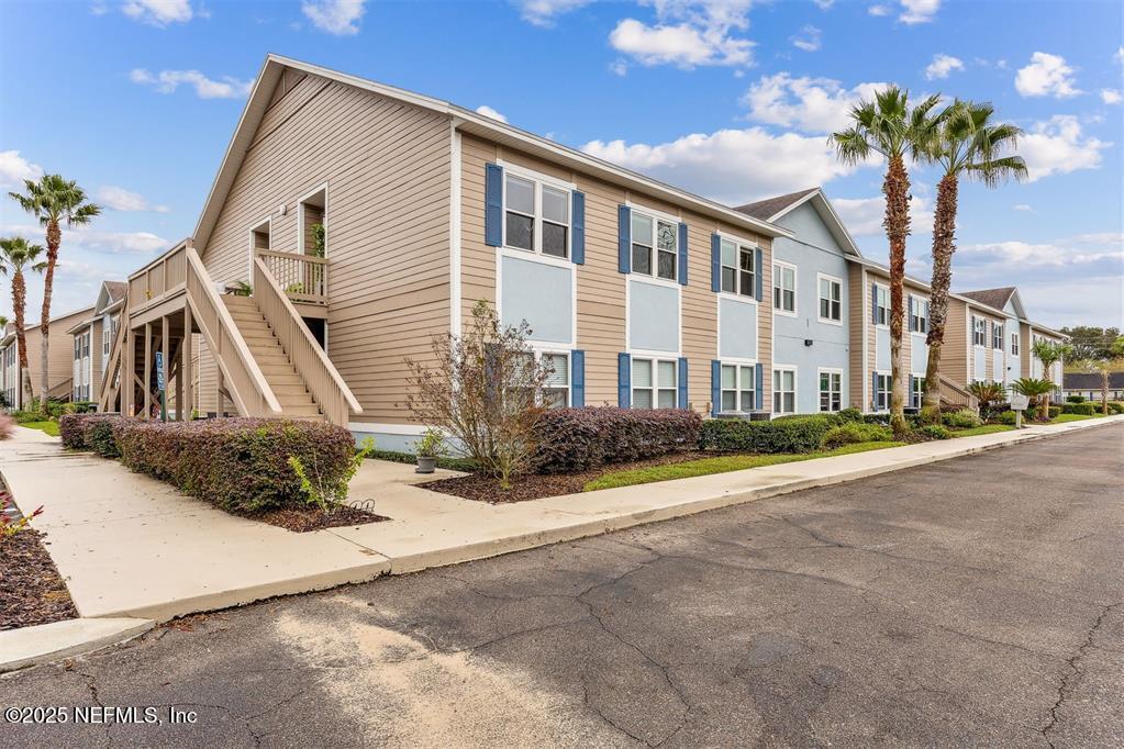 1601 NECTARINE Street I5