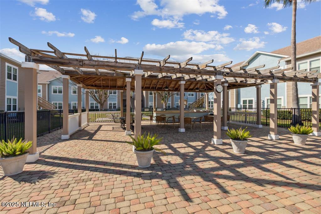 1601 NECTARINE Street I5