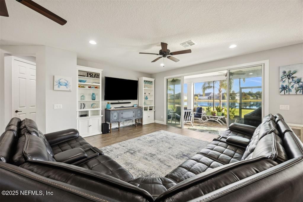 85030 MAJESTIC WALK Boulevard