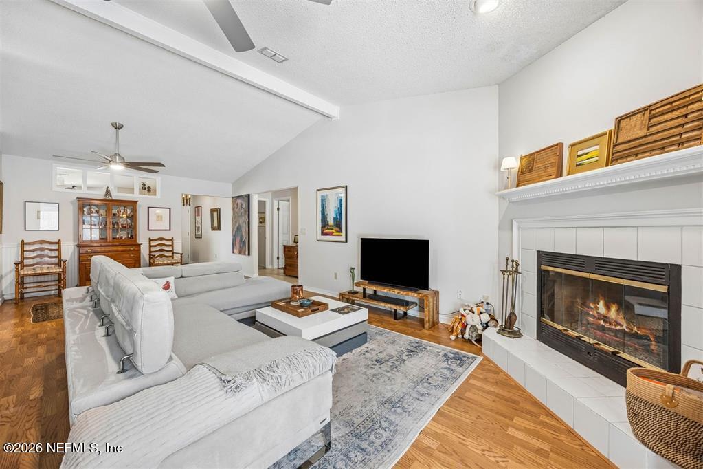 1506 COVENTRY Lane
