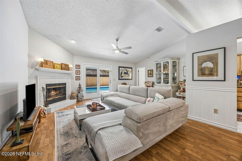 1506 COVENTRY Lane