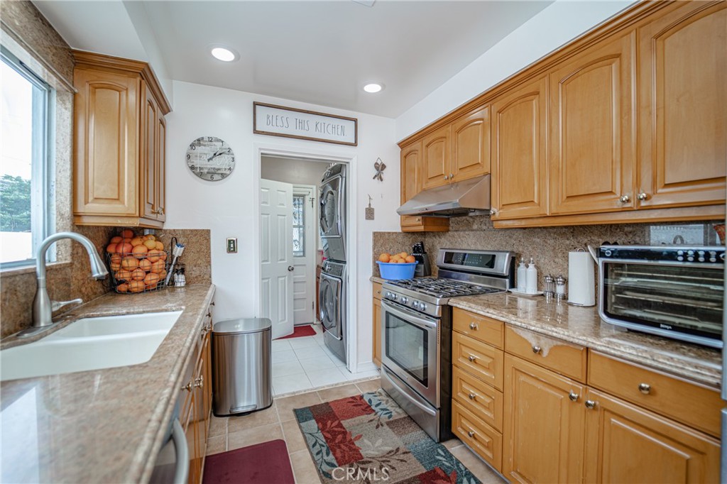 8906 Tweedy Lane