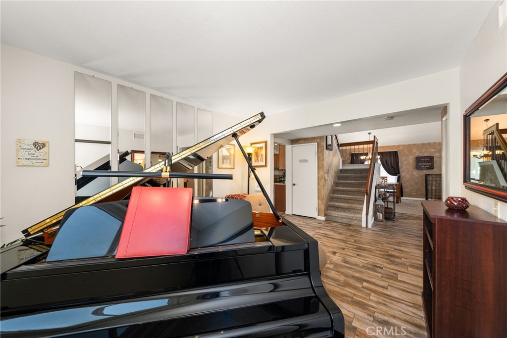 6581 Hemingway Drive